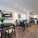 Two Gorgeous Homes Twenty Guests Amazing Location