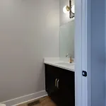 Metro Charm - Rooftop Lounge - Hot Tub *