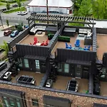 Blue Horizon - Hot Tub - Dual Rooftop Balconies