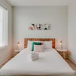 Harmony Of Dual Townhomes With 14 Beds