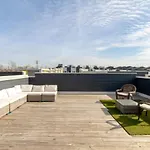 Harmony Of Dual Townhomes With 14 Beds