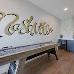 Two Townhomes- Rooftop Lounges- Hot Tub- Game Holiday home Nashville