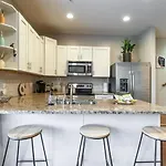 Charming Retreat Near Music Row & Vanderbilt
