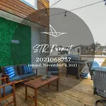 Stylish 4 Bed With Rooftop, Garage Near Hot Spots Less Than 5 Mins To Belmont, 10 Mins To Broadway, 24 Hour Hospitality Team, Perfect For Groups, Available For Long Term Rental