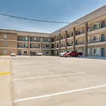 Unit 106 Stylish Condo With Free Parking And Close To Downtown