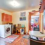 6 Mi To Downtown: 70s-themed In Nashville! Holiday home Nashville