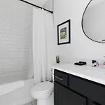 The Daylily & The Aster - Two Four Bedroom Homes Holiday home Nashville