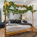 The Jungle - Near Restaurants, Coffee And Bars Holiday home *