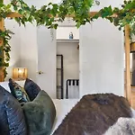 The Jungle - Near Restaurants, Coffee And Bars Holiday home