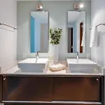 5m102 Two-story 2br 2ba Work Live *