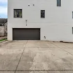 1035 Fairwin Ave