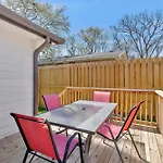 Cute, Charming, West Nash,1 Bed 1bath , Private Fenced Yard *