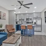 Cute, Charming, West Nash,1 Bed 1bath , Private Fenced Yard Holiday home *
