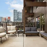 Penthouse Luxury With Pool Patio And City View Plus Walk To Broadway