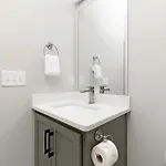 The Traveller New Redesign With Peloton & Sauna! Holiday home Nashville