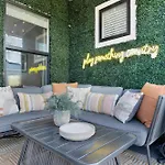 The Traveller New Redesign With Peloton & Sauna! * Nashville