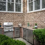 Luxe Large With Movie Room, Hot Tub, Garage * Nashville