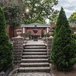 Holiday home Luxe Large With Movie Room, Hot Tub, Garage Nashville