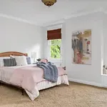 Holiday home Luxe Large With Movie Room, Hot Tub, Garage