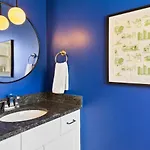 Vibrant In The Nations With Garage Walk To Restaurants And Shops