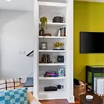 Vibrant In The Nations With Garage Walk To Restaurants And Shops *