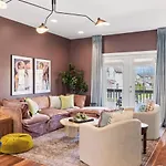 Vibrant In The Nations With Garage Walk To Restaurants And Shops Holiday home *