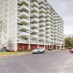 Traveling Professionals. Garage Parking. Downtown.