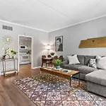 Famous Music Row 1 Bedroom Condo With Free Parking And Pool