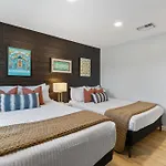 Apartment Oasis Walk To Broadway With Pool, Parking, Gym And Patio *