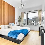 Holiday home Luxury Hot Tub & Rooftop Deck Downtown