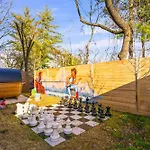 Luxury Hot Tub & Rooftop Deck Downtown * Nashville