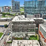 Honky Tonk Hideaway, Walk To Broadway, Pool, Gym And Parking