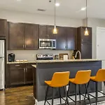 The Tennessee Whiskey In West End-vandy- Uber To Broadway Holiday home *