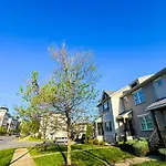 Belmont And Broadway Great For Groups