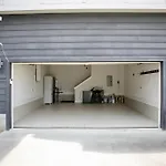 The Urban River - 4Br Getaway