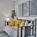 Holiday home Huge Roof Deck With Games 10 Mins To Broadway Nashville