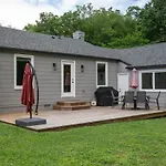 Modern Music City Oasis Sauna & Spacious Yard