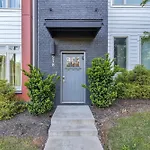 New Rooftop With City Views Game Room Dt Nash