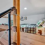 The Den At J-barn - Secluded Retreat * Nashville