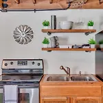 The Den At J-barn - Secluded Retreat Holiday home