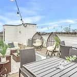 Nash Getaway - Private Rooftop Patio - Sleeps 12