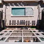 Modern Music Row Condo With King & Queen Bedrooms + Private Balcony Pool & Fitness Center Walk To Rca Studio B & Local Dining Under 2 Miles To Broadway Garage Parking Elevator Access 24 Hr Hospitality