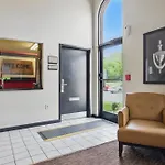 Homestay Suites Hotel