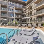 Diamonds Are Forever Bridal Condo In Downtown Nash Walk To Broadway, Heated Pool, Gym, Parking