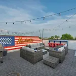 Rooftop Deck & Shuffleboard Bbq Near Downtown