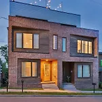 Rooftop Deck & Shuffleboard Bbq Near Downtown