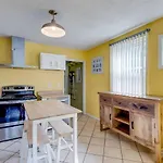 Holiday home Sunshine
