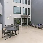 Trendy Apt For 8 In Highly Walkable Neighborhood