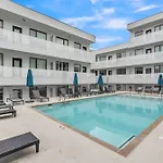 Trendy Apt For 8 In Highly Walkable Neighborhood