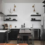 With Free Parking, 3 Mi Downtown & Stadium, By Coffee Apartment Nashville